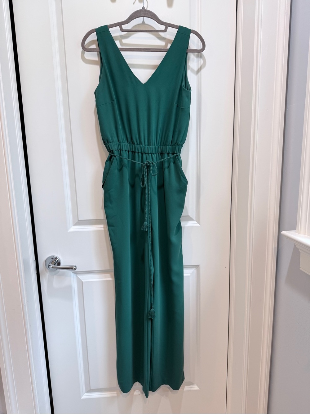 Ann Taylor Emerald Green V-Neck Sleeveless Jumpsuit with Tie Waist